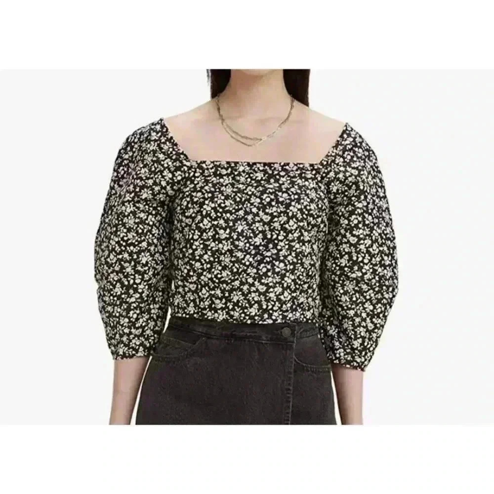Levis Yvie Smocked Blouse Womens Medium Cropped Black Agate Puff Sleeve NEW 509